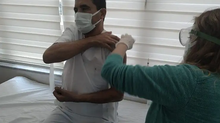 Marmaris'te Kovid-19 aşılama çalışmaları başladı