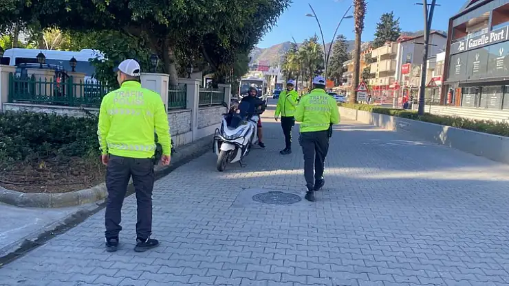 Marmaris trafik ekipleri şok denetimlere devam ediyor