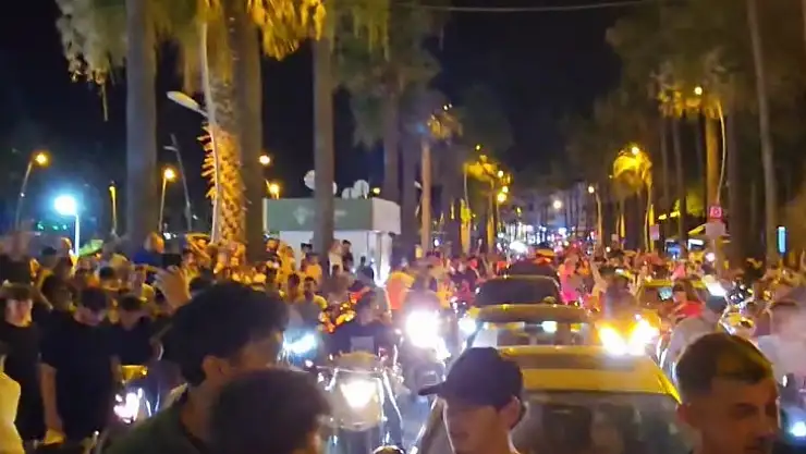 Marmaris, Türkiye'nin zaferini kutladı