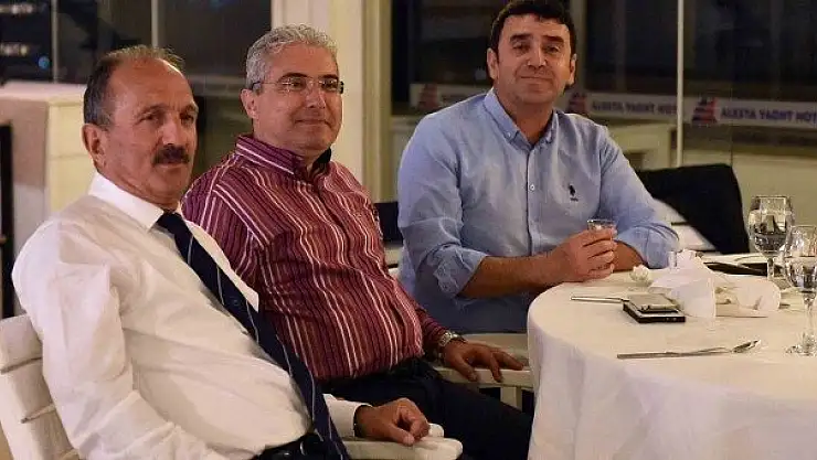 MECLİS YEMEKTE BİR ARAYA GELDİ.