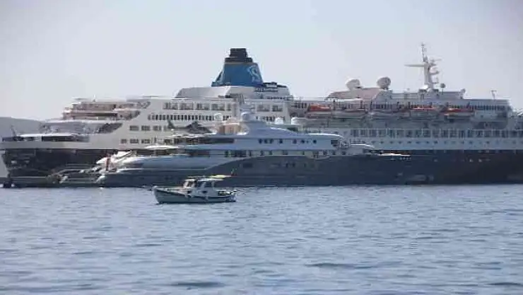 MEGA YAT BODRUM'A DEMİRLEDİ