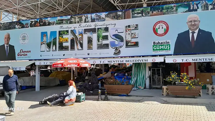 Menteşe'deki yönetim değişimi panoya da yansıdı