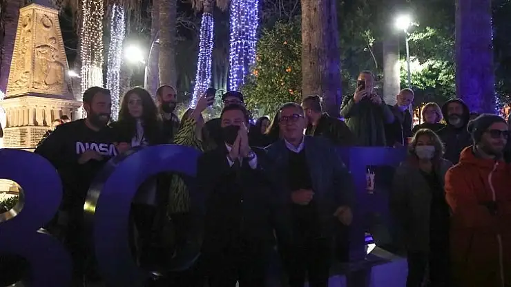 Meydanlar Yılbaşı Konserleriyle Dolup Taşıyor