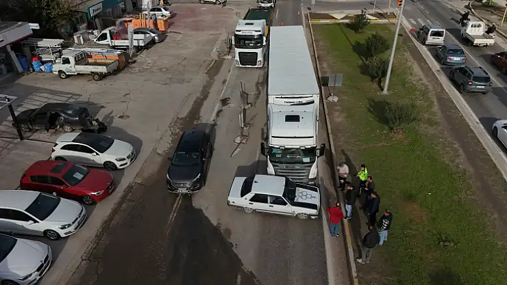 Milas'ta otomobil ile tır çarpıştı