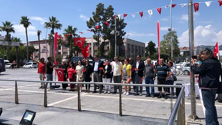 Milletvekilli adayları vatandaşın sorunlarını dinledi