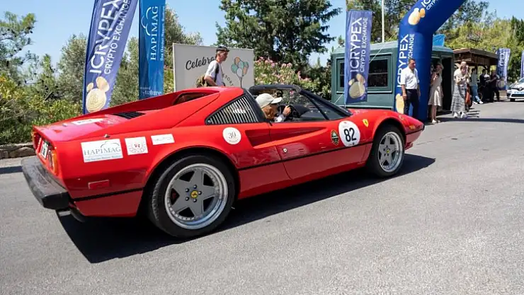 Milyon dolarlık klasik otomobiller Bodrum'da yarıştı