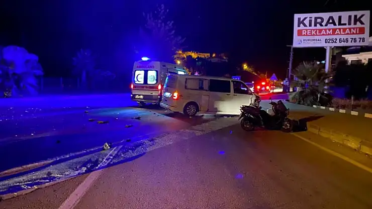 Minibüs ile kamyonet çarpıştı: 2 yaralı