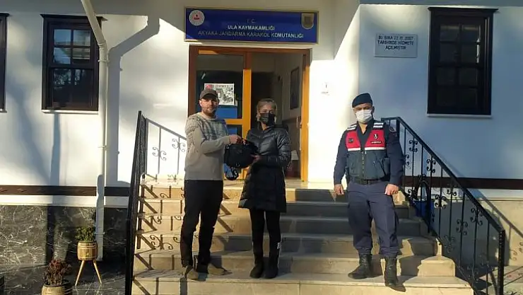 Minibüsü yanan, aracı soyulan seyyar satıcıdan örnek davranış