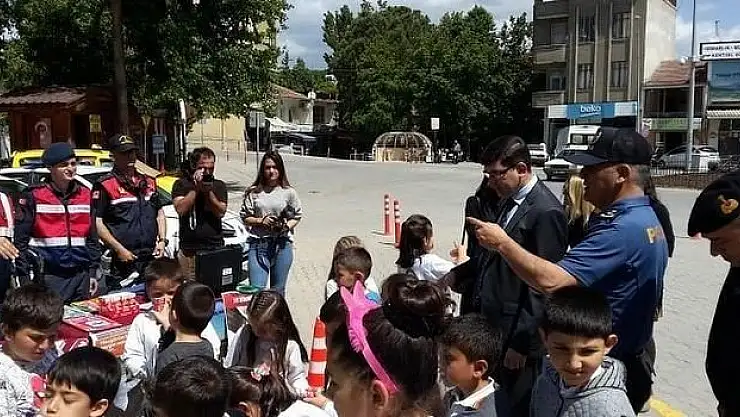 Miniklere Trafik Kuralları Öğretildi