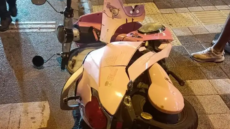 Motosiklet Ambulansa Çarptı