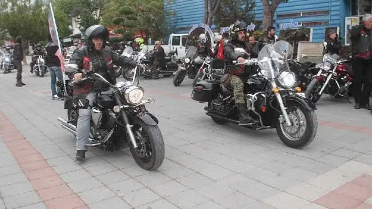 Motosiklet Tutkunları 23 Nisan Coşkusu Yaşadı
