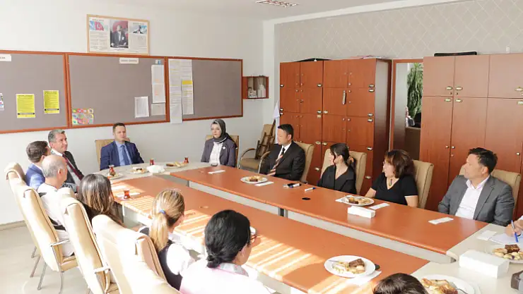 Müdür Çay'dan Anadolu Lisesi'ne Ziyaret