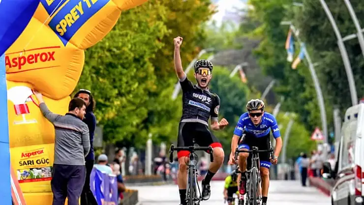 Muğla bisiklet takımı 30 ülkenin katıldığı yarışta altın madalya kazandı