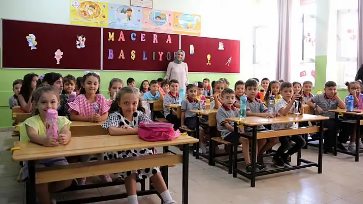 Muğla'da 30 bin öğrenci için ilk ders zili çaldı