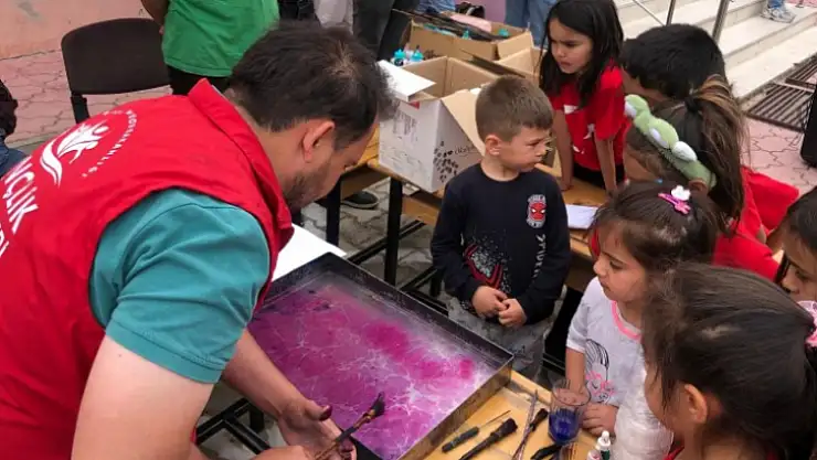 Muğla'da gönüllü gençler, Yatağan Katrancı İlkokulu öğrencileri ile bir araya geldi
