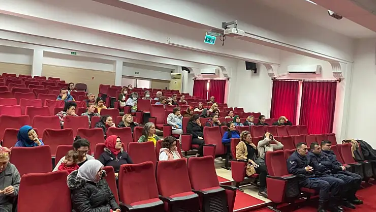 Muğla'da Jandarma'dan uyuşturucu eğitimi