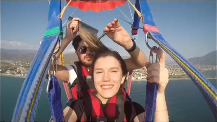 MUĞLA'DA KUAFÖR GÖKYÜZÜNDE SAÇ KESTİ