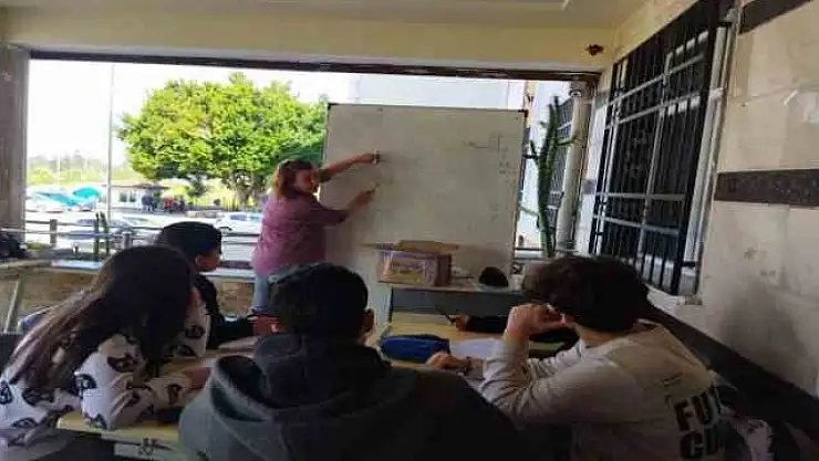 MUĞLA'DAN 21 ÖĞRETMEN DEPREM BÖLGESİNE GİTTİ