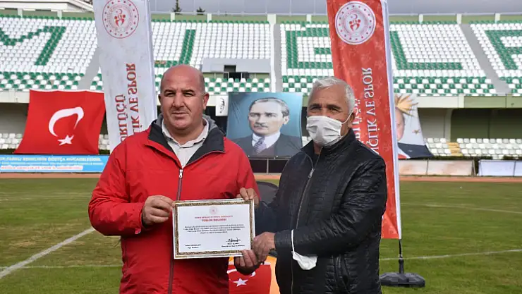 Muğla Gençlik ve Spor İl Müdürlüğü'nce Alınan Çim Biçme Traktörleri İlçelere Teslim Edildi