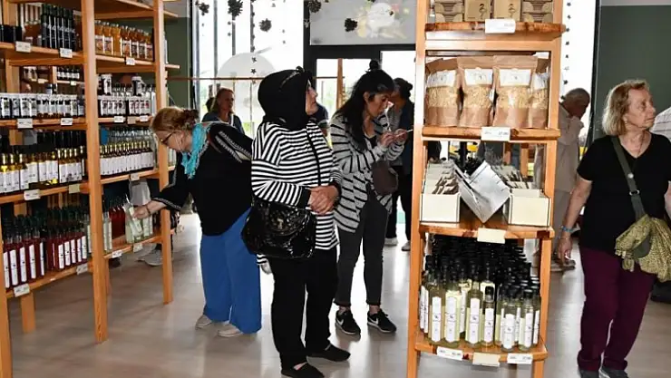 Muğla'lı Yazarlar ve Şairler Altınova'da Buluştu