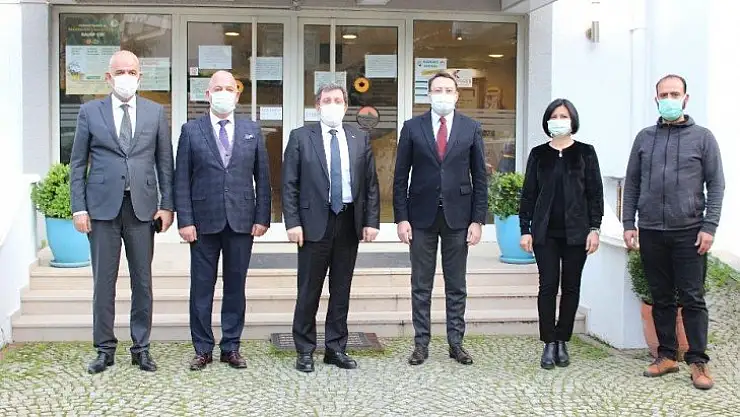 Muğla Valisi Orhan Tavlı Marmaris Ticaret Odası Başkanı Ayhan ile görüştü