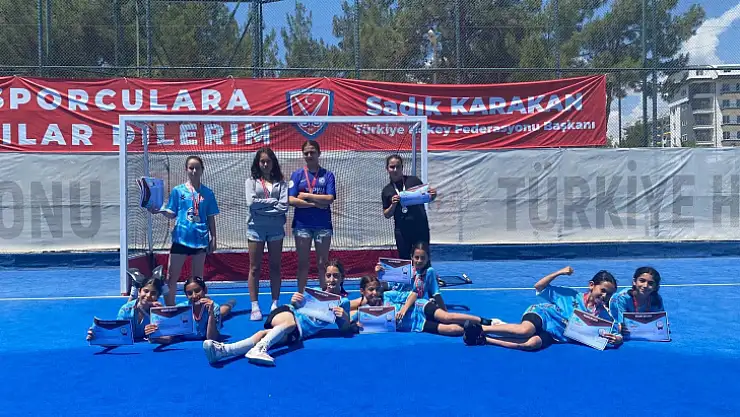 Muğlalı küçük kızlar Türkiye finallerine yükseldi