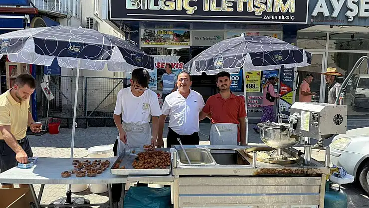 Muhtar Zafer Bilgiç Babasının Hayrı İçin Seydikemer'de Lokma Dağıttı