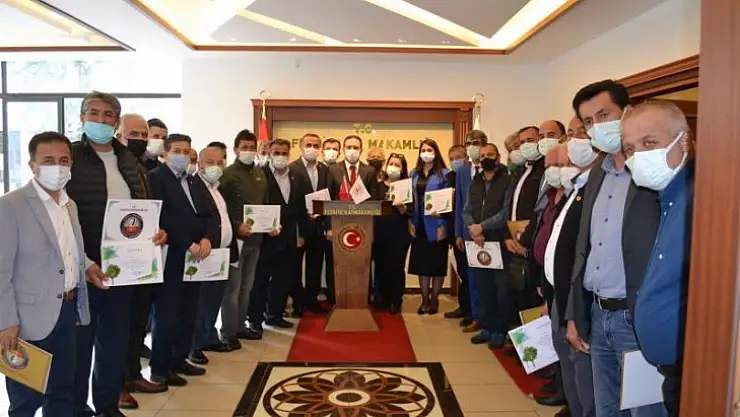 Muhtarlara sertifikaları verildi