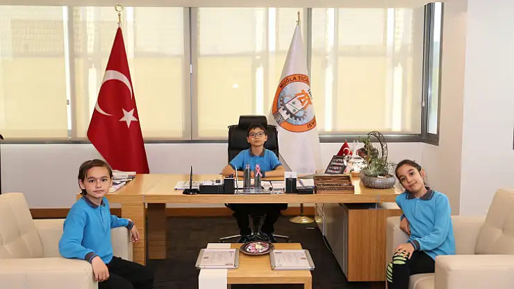 MUTSO, 47 öğrenciyi meclis üyesi unvanıyla Meclis'te ağırladı