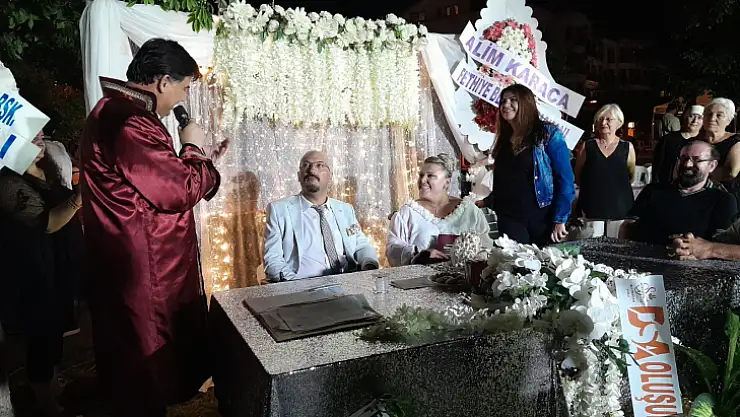 NİKAHI BAŞKAN KARACA KIYDI