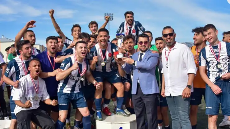 Öğrenci Futbol Turnuvası dereceye giren takımlar kupanın sahibi oldu