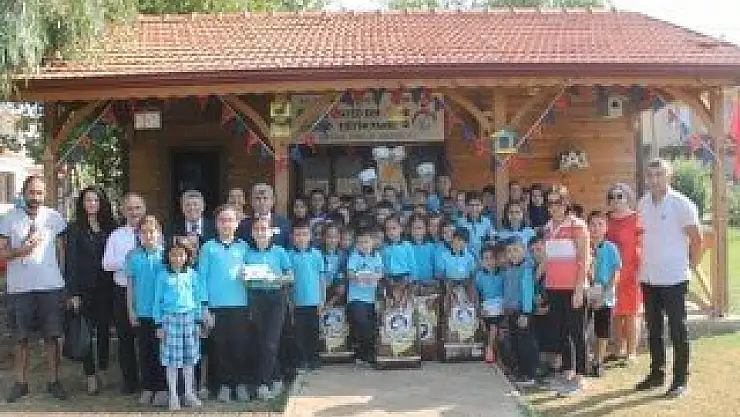 Öğrenciler Harçlıkları İle Mama Aldılar 