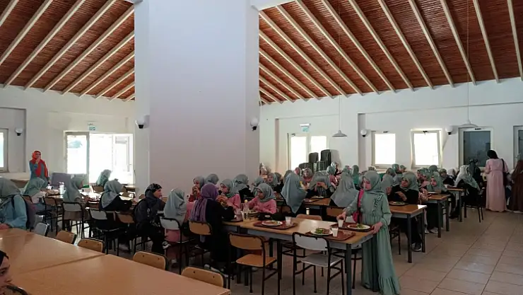 Öğrenciler 'Kardeşlik Buluşması'nda Bir Araya Geldi