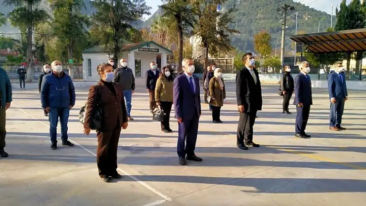 Öğrenciler, sanal karnelerini aldı