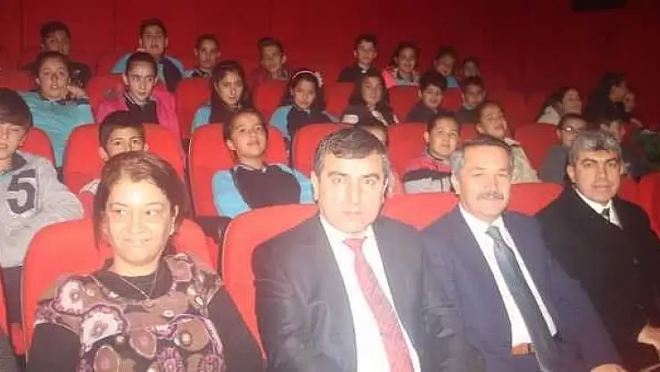 ÖĞRENCİLER SİNEMA İLE BULUŞTU