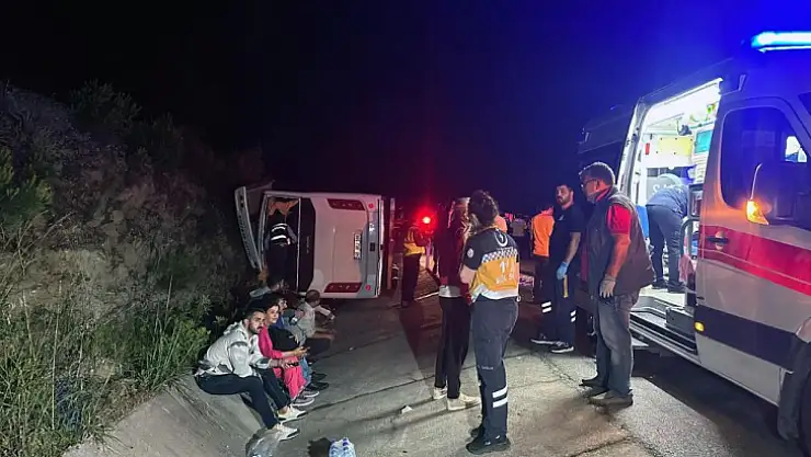 Öğrencileri taşıyan midibüs uçuruma yuvarlandı: 25 yaralı
