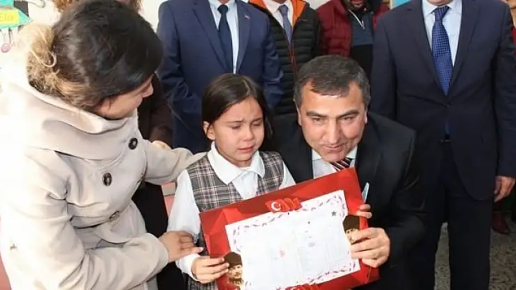 Öğrencilerin karne heyecanı