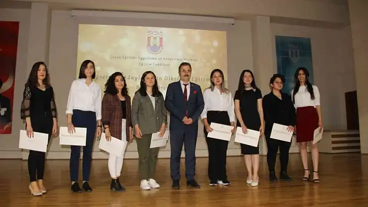 Öğretmen adayları 'Diksiyon Eğitimi' sertifikalarını aldı