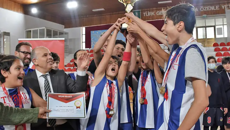 Okul Sporları Basketbol Yıldız Erkeklerde Kupa Sahibini Buldu