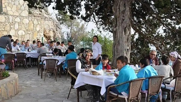 ONLAR BABADAĞ'IN ÖZEL KONUKLARI