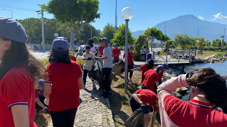 Ördek Adası'nda çevre temizliği yapıldı