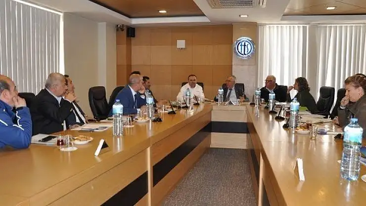 Otomobilciler FTSO'da Toplandı