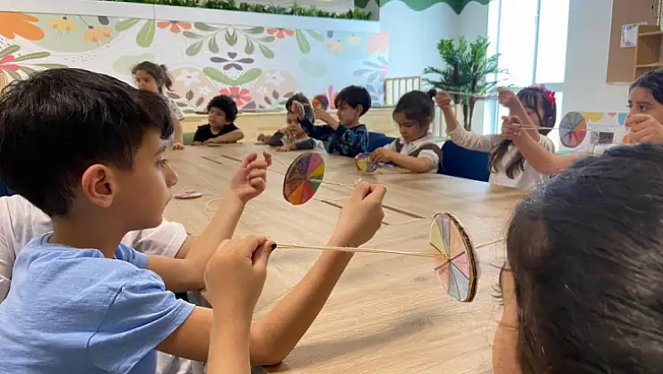 Oyuncak kütüphanesinde eğitim ve oyun bir arada