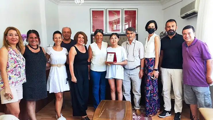 ÖZEL FETHİYE'DE LGS'DE TÜRKİYE BİRİNCİLİĞİ