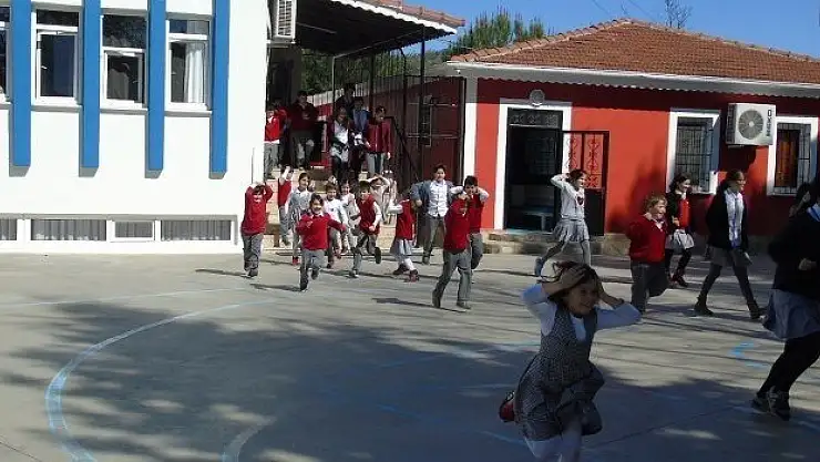 Özel Fethiye'de Deprem Tatbikatı Heyecanı