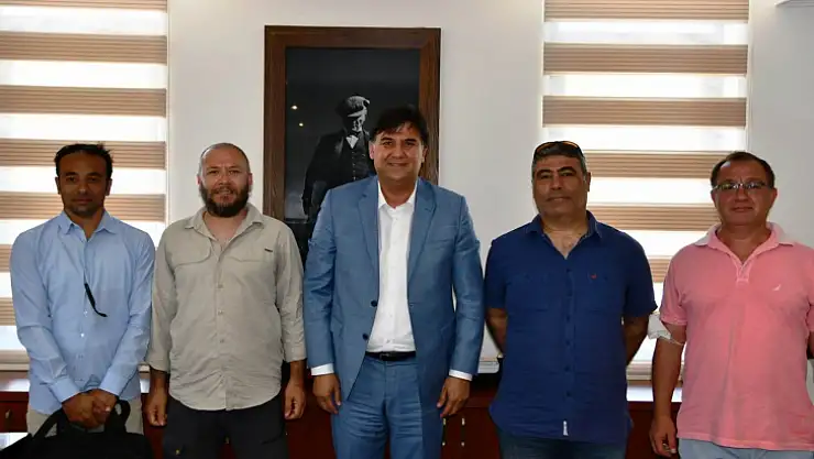 Paraşüt Pilotları Başkan Karaca'yı ziyaret etti