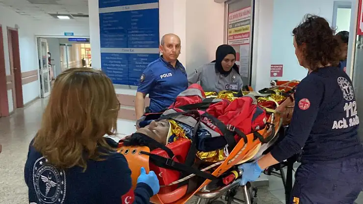 Paraşütçüler Dağ Yamaçlarına Düştü, 26 Kişiden 7'si Yaralandı