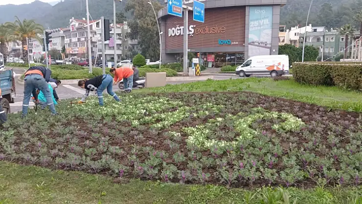 Park Ve Bahçeler Marmaris'in Çehresini Değiştiriyor