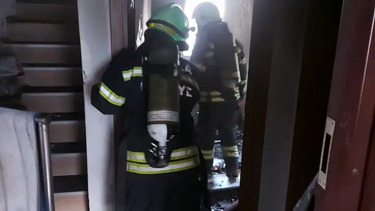 PATLANGIÇ'TA EV YANGINI KORKUTTU