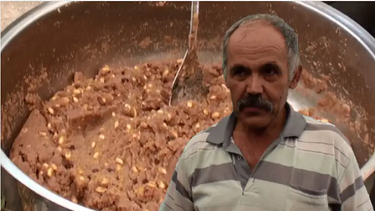 Pazarcı esnafı Mevlid Kandilini unutmadı